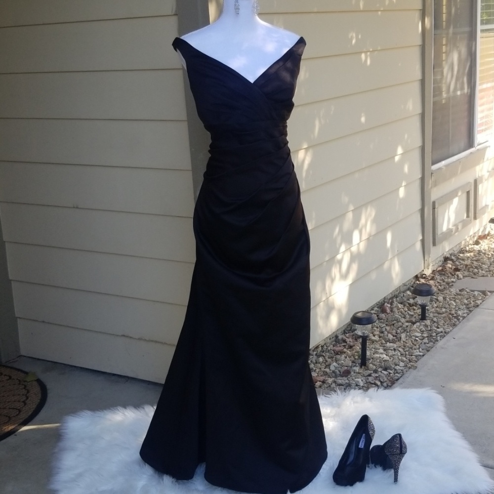 Old Hollywood Black Dress